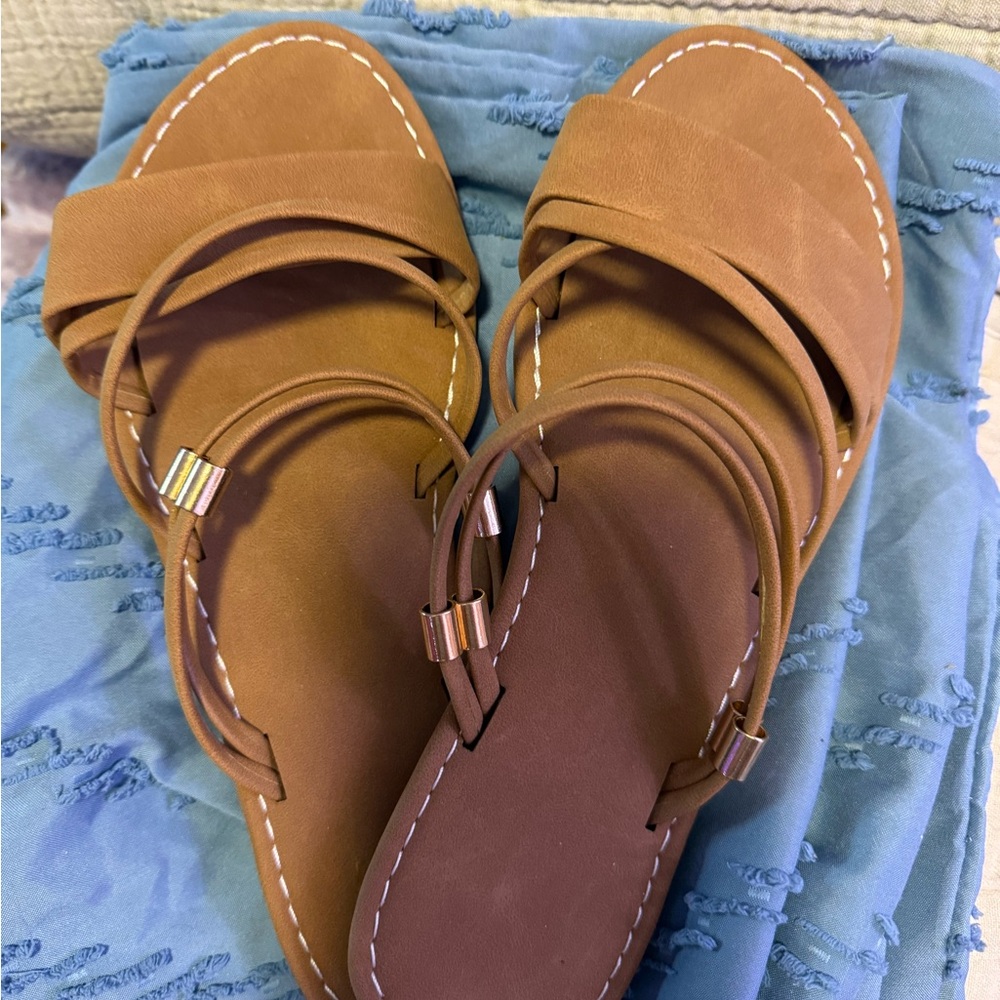 Chic Tan Sandals for Women•Never worn